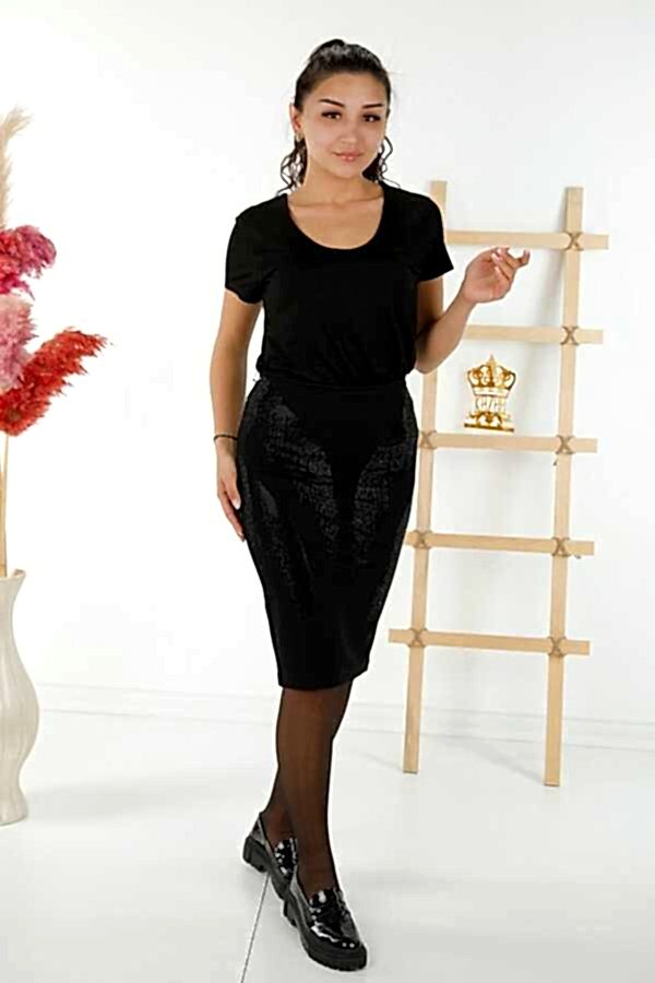 Reel Tekstil - Likralı Örme Kumaş İle Üretilen Etek Taş İşlemeli Kadın Giyim Üreticisi - 4247 | Reel Tekstil