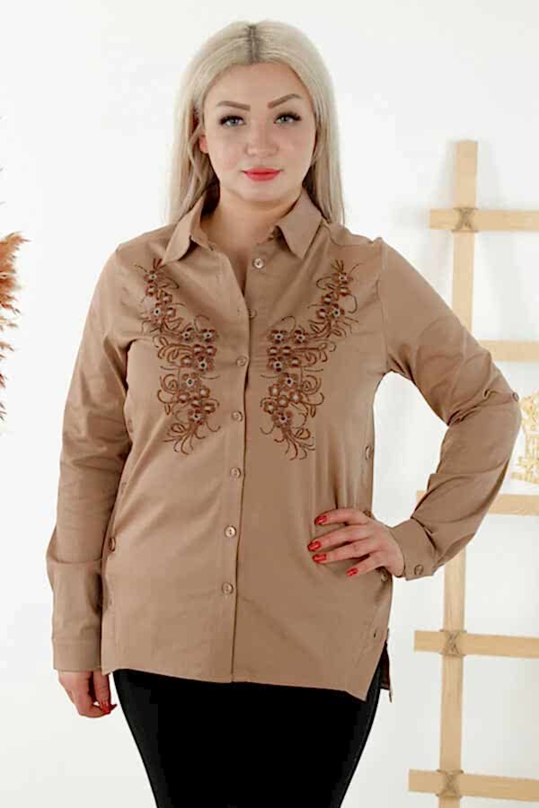 Reel Tekstil - Pamuk Likra Kumaş İle Üretilen Gömlek Çiçek Nakışlı Taş İşlemeli Kadın Giyim - 20395 | Reel Tekstil